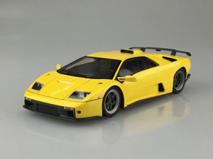 A completed Lamborghini Diablo model car kit A completed Lamborghini Diablo model car kit