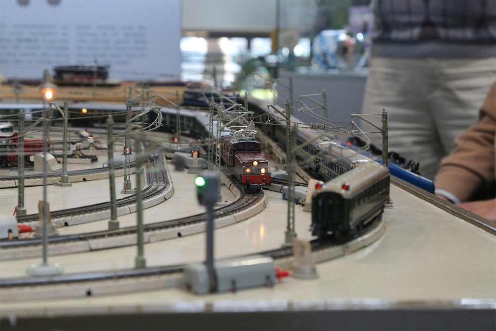 A slightly larger scale for model trains, on a table with gauge A slightly larger scale for model trains, on a table with gauge